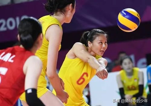 美国女排是什么水平,世联赛一场未输,怎么被中国打得溃不成军?