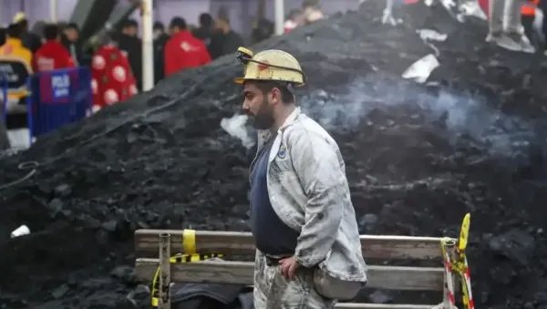 土耳其北部一煤矿爆炸：已致28人死亡，仍有近50人被困，事故起因什么？