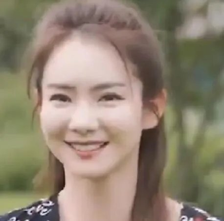 戚薇李承铉lucky游迪士尼是怎么回事 戚薇李承铉lucky游迪士尼是什么情况