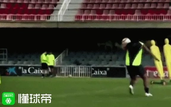 小罗踢门柱