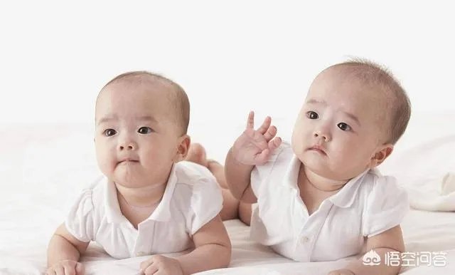 怀了双胞胎，他们会在妈妈肚子里打架吗？