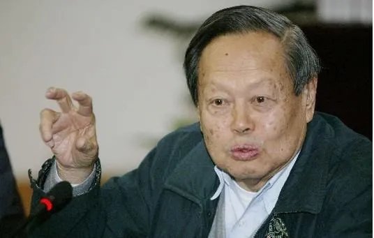 第一个获得诺贝尔奖的中国人是谁