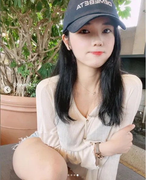 想被治疗!南韩清纯小护士YuJu:工作服下的白皙欧派!