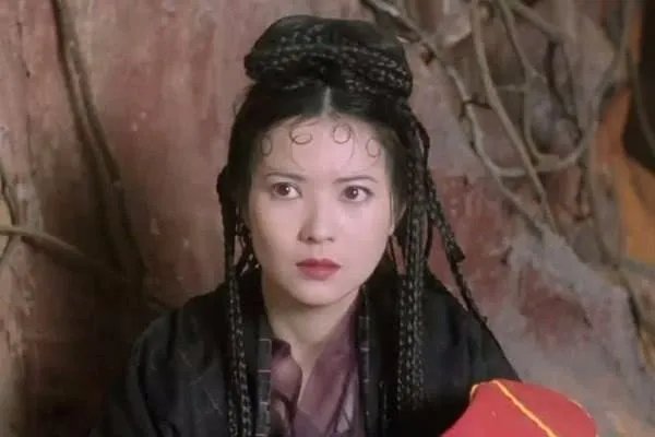 蓝洁瑛为什么没人帮她