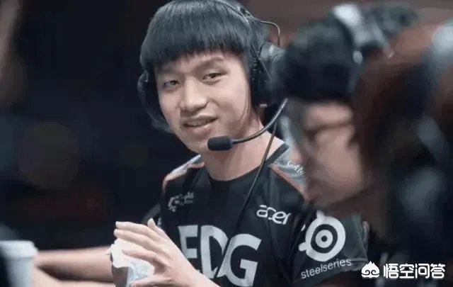 厂长微博意味深长,暗示要退役,老WE五人或将全部告别赛场,你怎么看待明凯的选择?